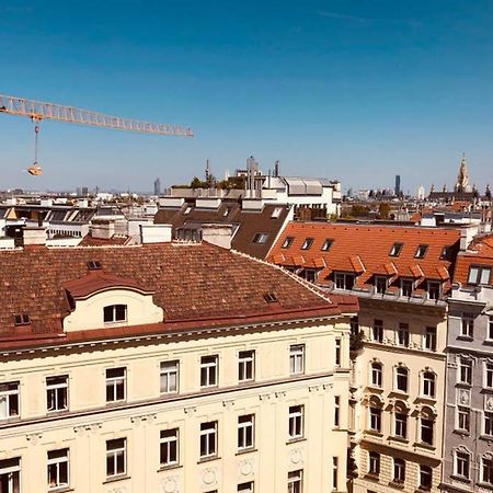 Mitten Im Achten. Zentrale Wohnung In Wien Exterior photo