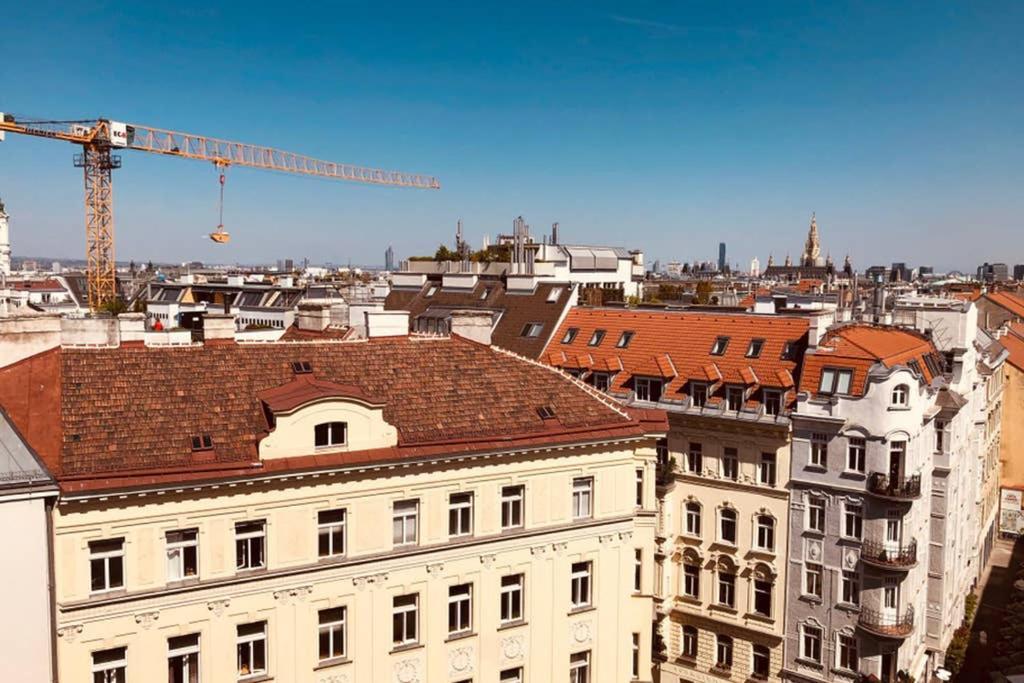 Mitten Im Achten. Zentrale Wohnung In Wien Exterior photo